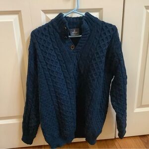 Aran Men's V-Neck Navy Sweater